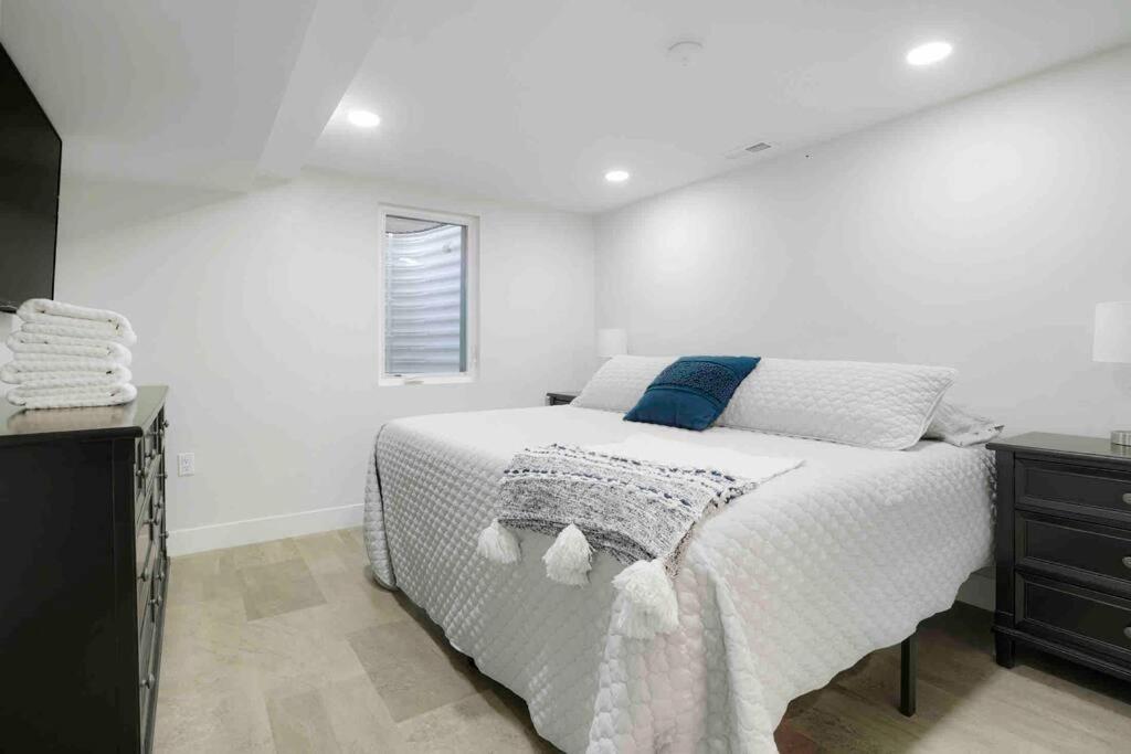 Sleeps 16 - 15 Min/Downtown, 10 Min/Medical Center Villa Аурора Екстериор снимка