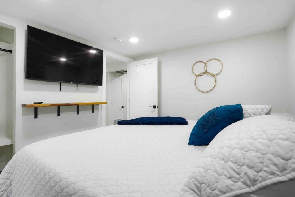Sleeps 16 - 15 Min/Downtown, 10 Min/Medical Center Villa Аурора Екстериор снимка