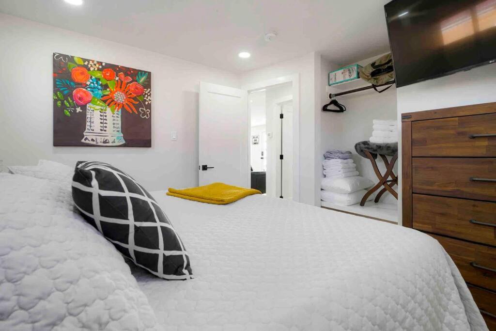 Sleeps 16 - 15 Min/Downtown, 10 Min/Medical Center Villa Аурора Екстериор снимка